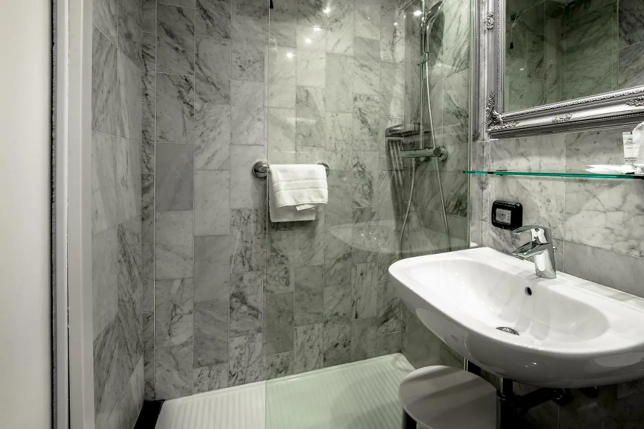 Canova Hotel Milano 3*,  İtalya