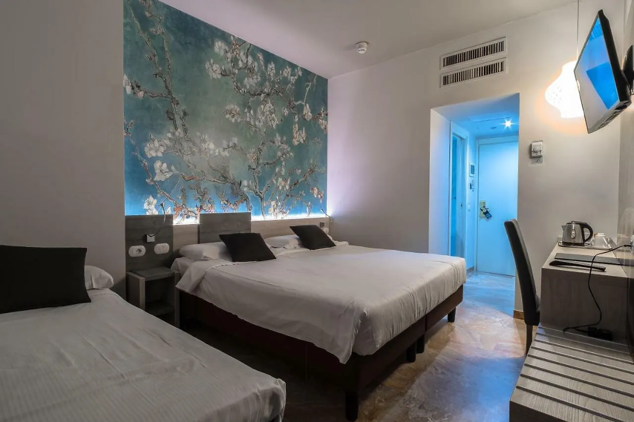 ***  Canova Hotel Milano İtalya